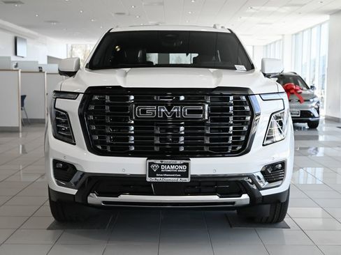 New 2026 GMC Yukon Denali Ultimate w/ LPO, Floor Liner Package image 3