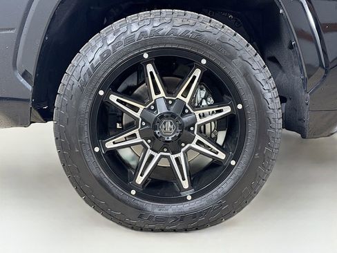 Used 2024 Toyota Tundra Platinum image 26