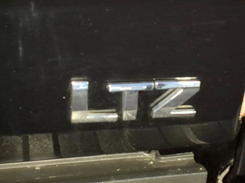 Used 2017 Chevrolet Silverado 1500 LTZ image 21