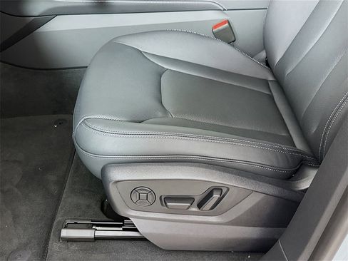 New 2026 Audi Q8 Premium Plus image 9