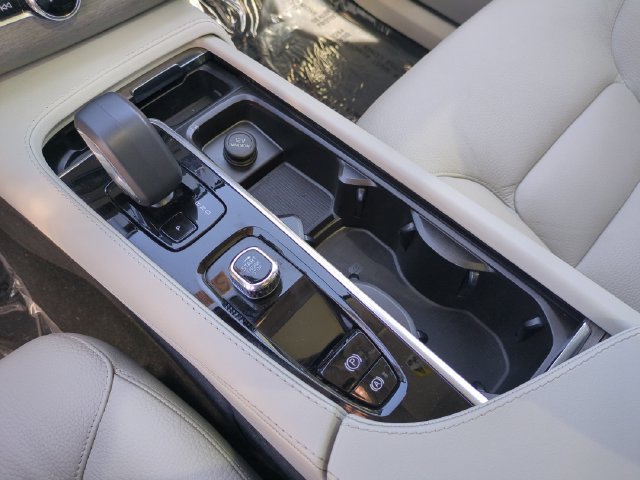 Certified 2023 Volvo XC90 T8 Plus w/ Protection Package Premier AWD/4WD image 24