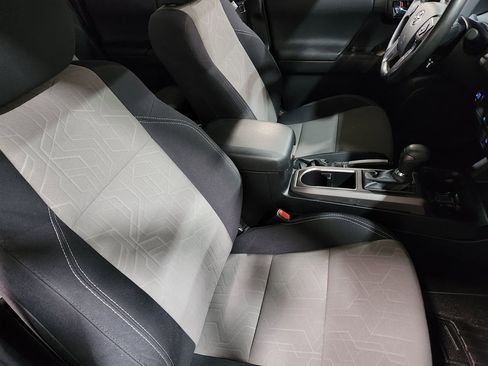 Used 2023 Toyota Tacoma TRD Sport image 32