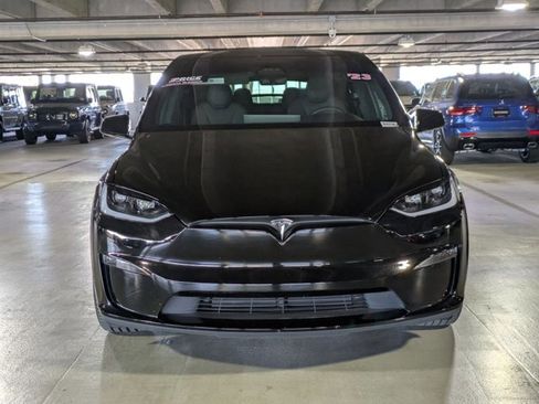 Used 2023 Tesla Model X Plaid image 2
