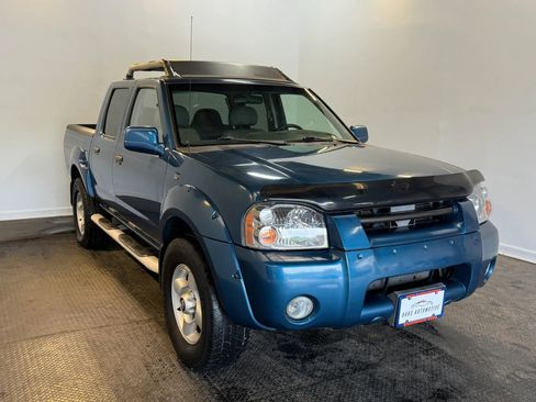 Used 2001 Nissan Frontier SE AWD/4WD image 3