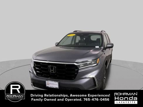 Used 2024 Honda Pilot Touring image 4