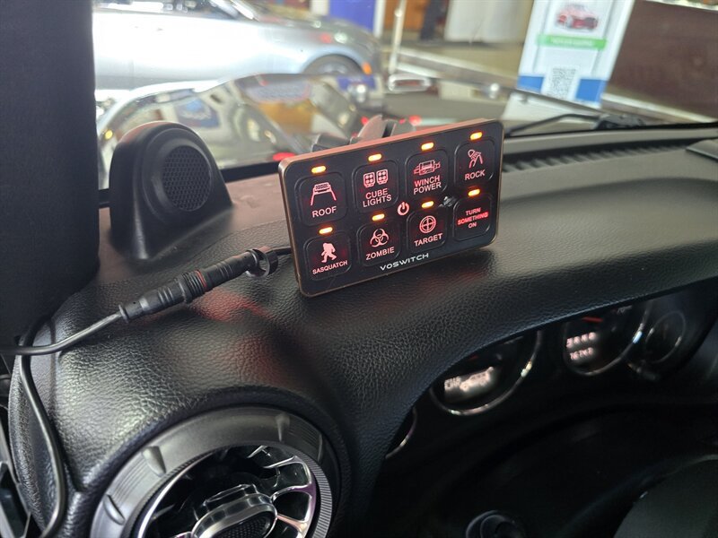 Used 2013 Jeep Wrangler Unlimited Rubicon AWD/4WD image 38
