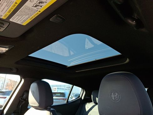 New 2025 Alfa Romeo Tonale w/ Premium Package image 10