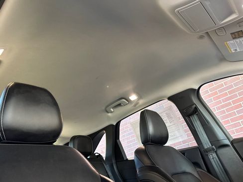 Used 2025 Ford Escape Platinum AWD/4WD image 22