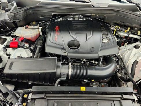 Used 2023 Alfa Romeo Stelvio Ti AWD/4WD image 27