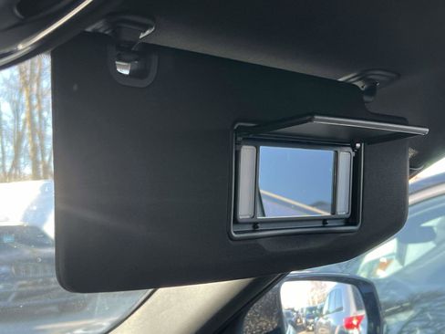 Used 2024 Jeep Grand Cherokee Altitude image 25