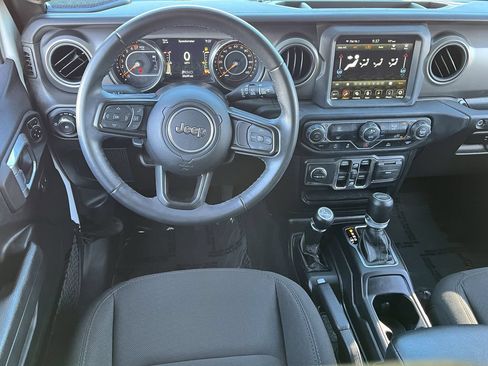 Used 2022 Jeep Wrangler Unlimited Sport AWD/4WD image 10