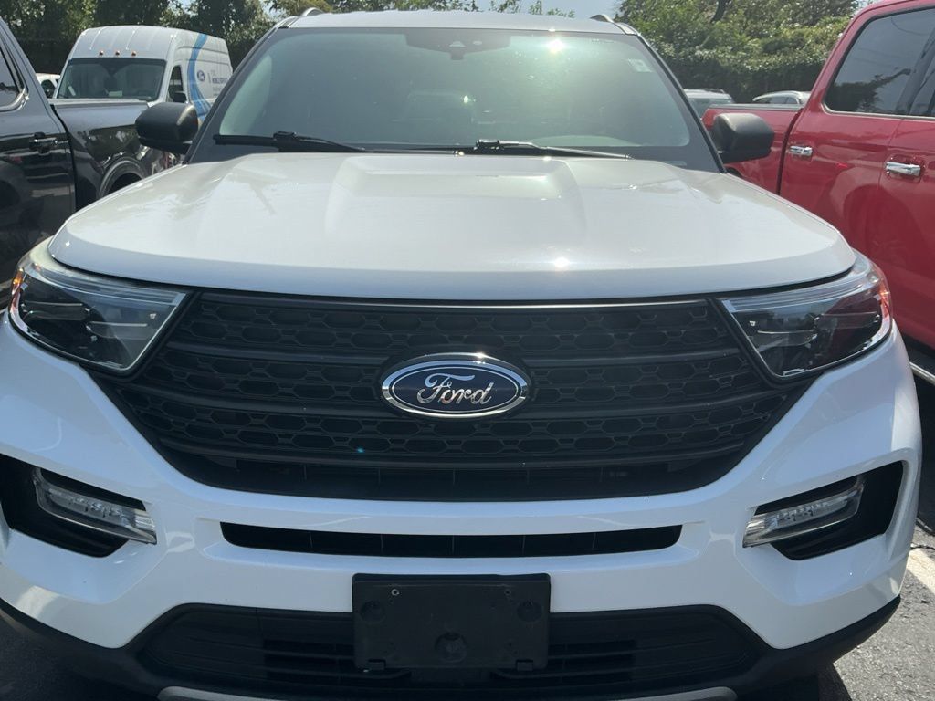 Used 2020 Ford Explorer XLT w/ Equipment Group 202A RWD image 13