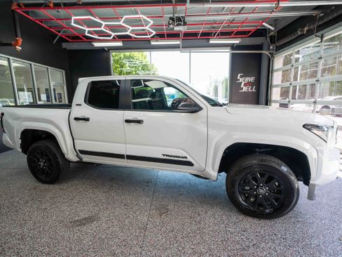 Used 2024 Toyota Tacoma SR5 image 5