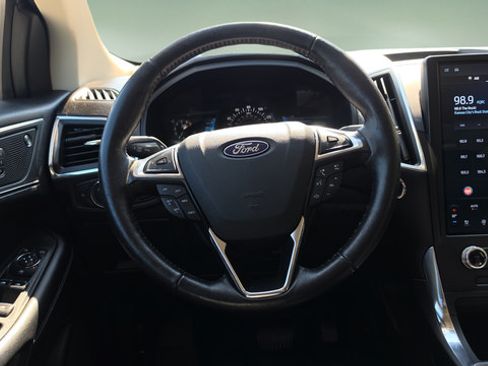 Used 2022 Ford Edge Titanium AWD/4WD image 11
