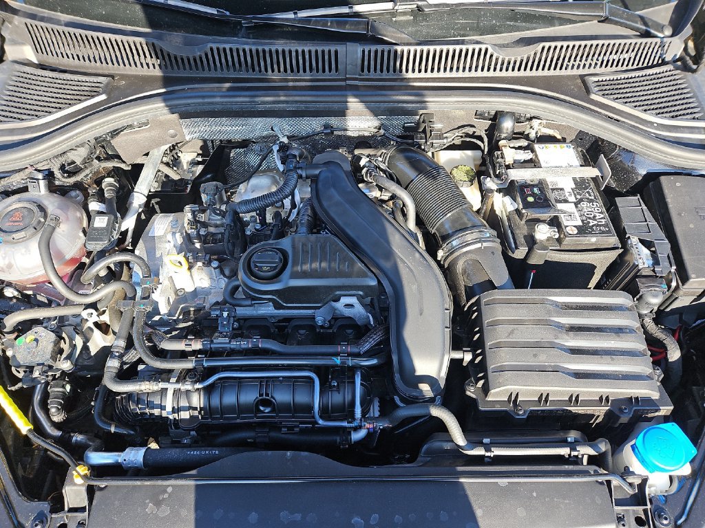 Certified 2025 Volkswagen Jetta SE w/ Sunroof Package FWD image 33