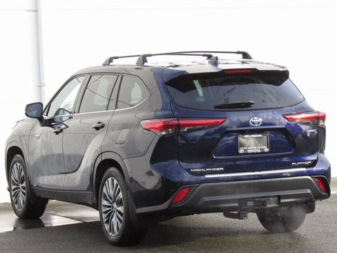 Certified 2021 Toyota Highlander Platinum image 5