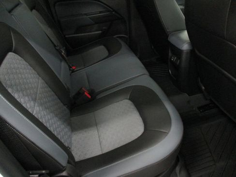 Used 2022 Chevrolet Colorado Z71 image 11