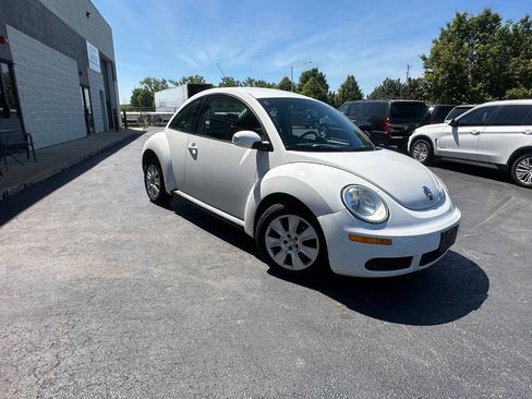 Used 2009 Volkswagen Beetle S FWD image 8