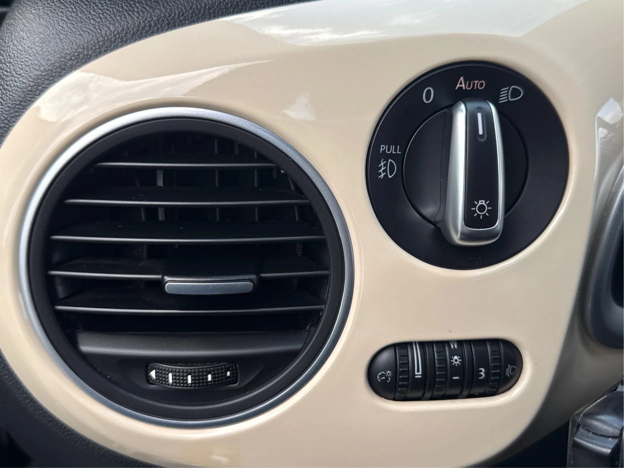 Used 2019 Volkswagen Beetle 2.0T Final Edition SEL FWD image 56