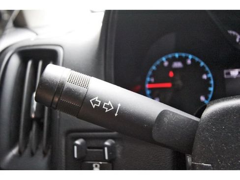 Used 2022 Chevrolet Colorado LT w/ Safety Package RWD image 16