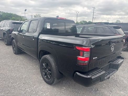 Used 2024 Nissan Frontier SV w/ SV Convenience Package image 3