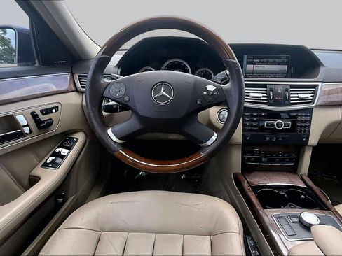 Used 2013 Mercedes-Benz E 350 Sedan image 5