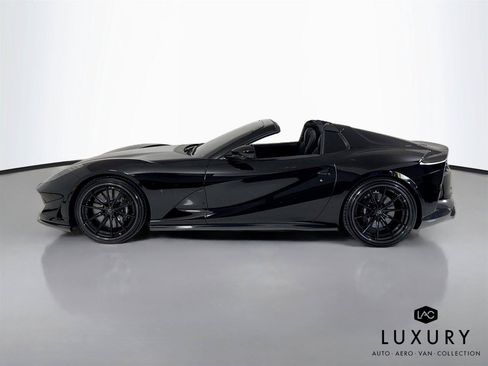 Used 2021 Ferrari 812 GTS RWD image 9