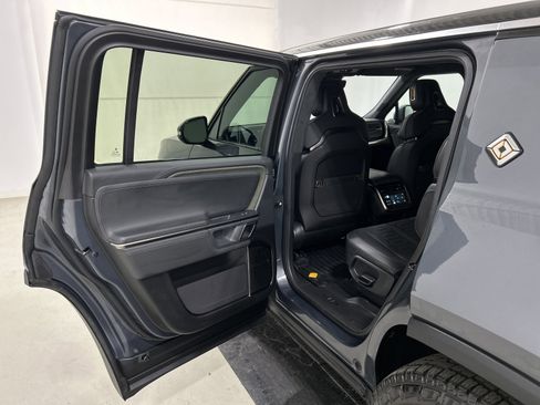 Used 2023 Rivian R1S Adventure AWD/4WD image 17