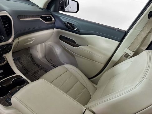 Used 2021 GMC Acadia Denali w/ Denali Technology Package image 16