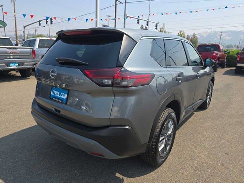Used 2023 Nissan Rogue S AWD/4WD image 5