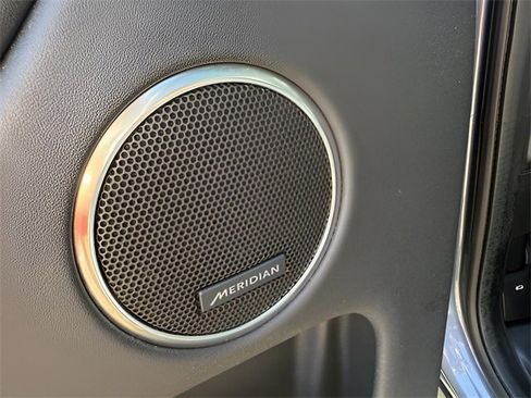 Used 2022 Land Rover Discovery Sport SE image 13