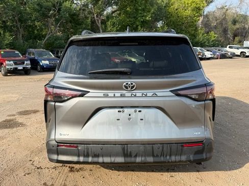 Used 2026 Toyota Sienna XLE FWD image 4