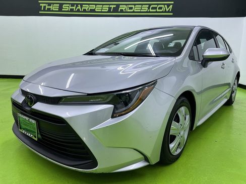 Used 2023 Toyota Corolla LE FWD image 5