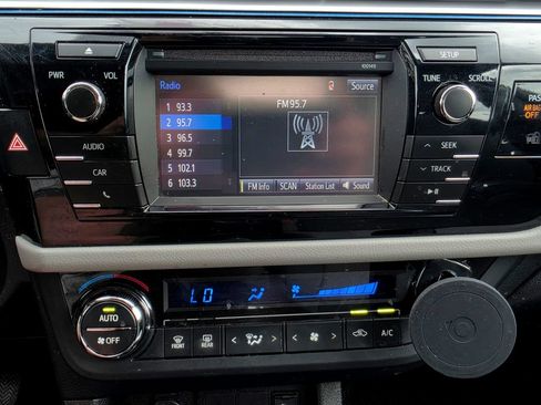 Used 2014 Toyota Corolla LE FWD image 16