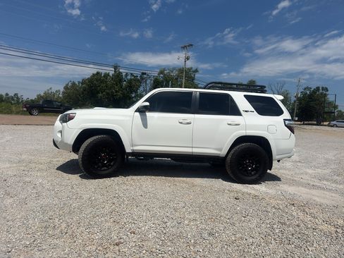 Used 2019 Toyota 4Runner TRD Pro AWD/4WD image 4