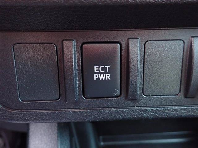 Used 2020 Toyota Tacoma TRD Off-Road AWD/4WD image 18