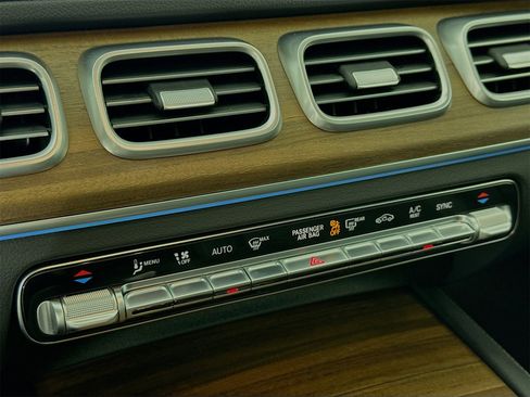 Certified 2025 Mercedes-Benz GLE 350 4MATIC image 17