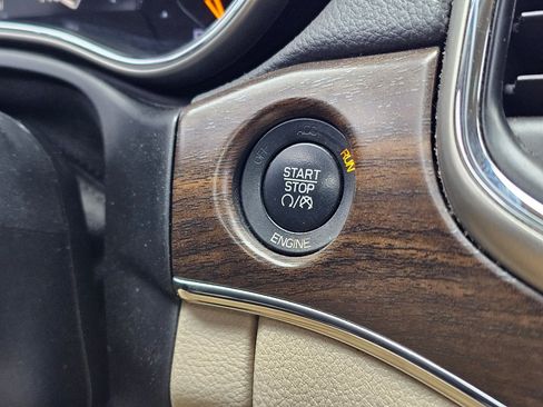 Used 2016 Jeep Grand Cherokee Limited w/ Luxury Group II image 49