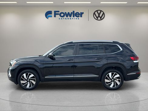 Used 2025 Volkswagen Atlas SEL AWD/4WD image 4