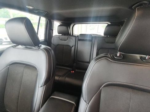 Used 2025 Jeep Grand Cherokee Altitude AWD/4WD image 25