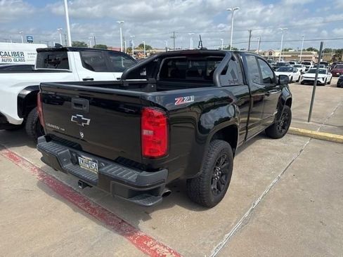 Used 2017 Chevrolet Colorado Z71 w/ Z71 Midnight Edition AWD/4WD image 8
