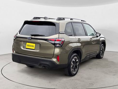 Certified 2025 Subaru Forester Premium AWD/4WD image 5