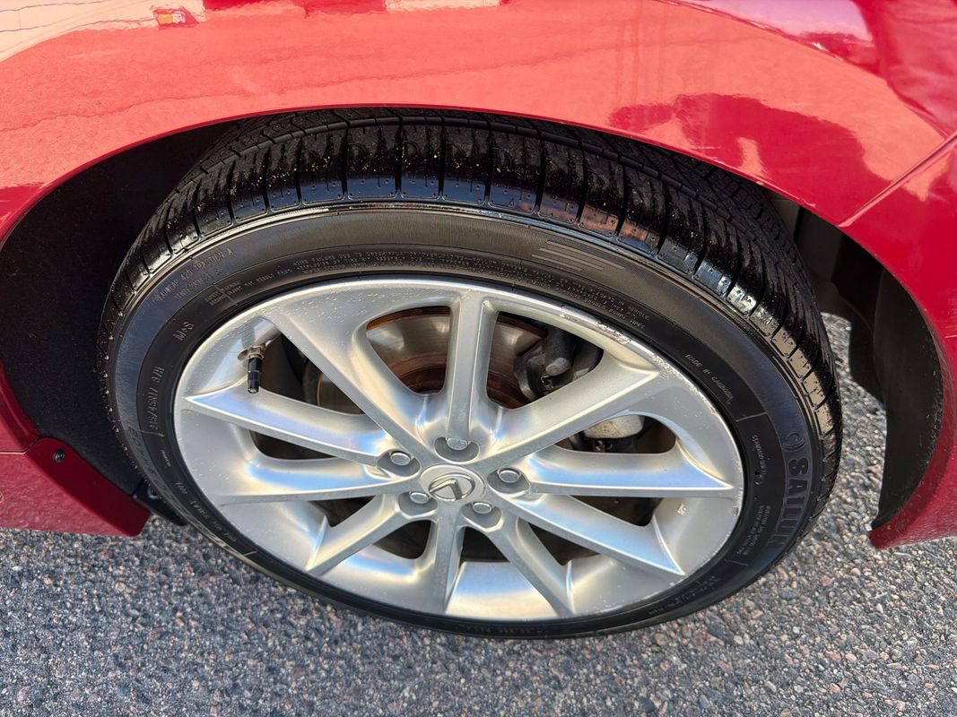 Used 2013 Lexus CT 200h w/ Premium Pkg w/Navigation FWD image 21