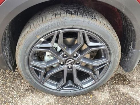 New 2026 Nissan Kicks SR image 9