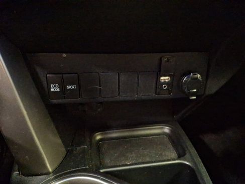 Used 2017 Toyota RAV4 XLE image 26