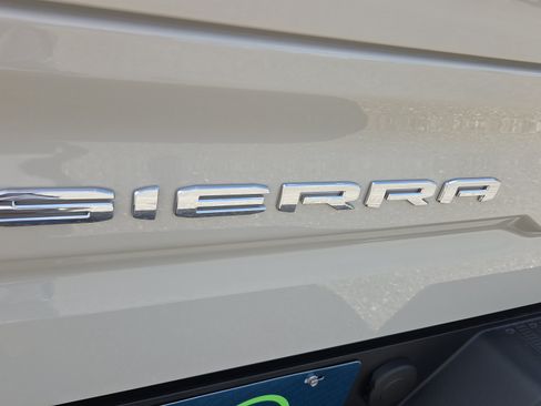 Certified 2026 GMC Sierra 1500 AT4 w/ AT4 Premium Package AWD/4WD image 17