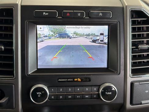 Used 2019 Ford Expedition XLT w/ Equipment Group 202A RWD image 21