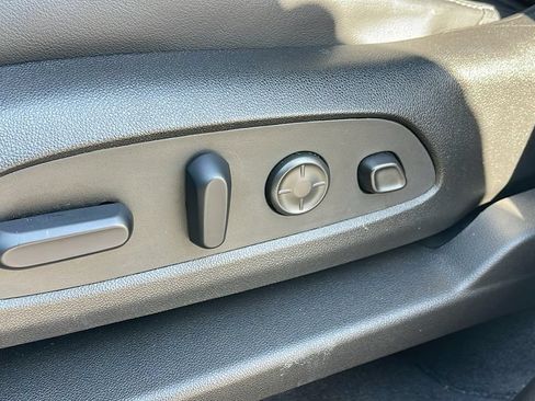 Used 2021 Buick Enclave Avenir w/ Avenir Technology Package FWD image 12