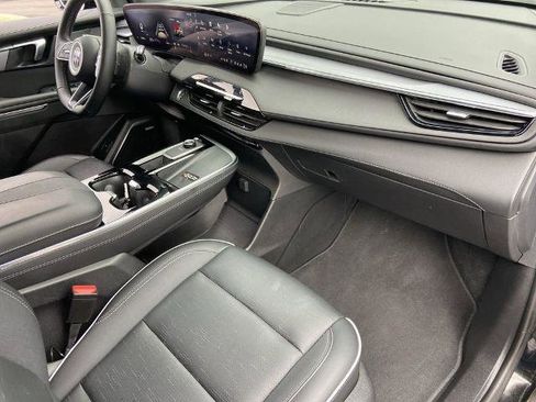 Used 2025 Buick Enclave Sport Touring image 24