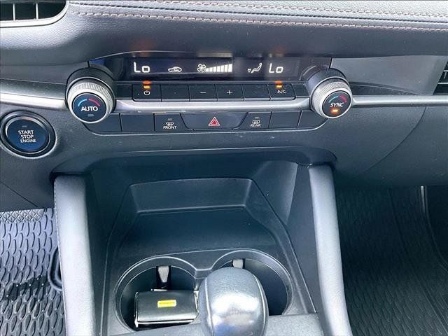 Used 2022 MAZDA MAZDA3 s FWD image 24